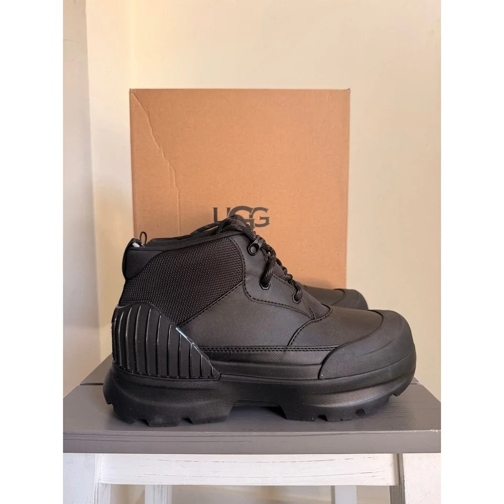 New in box Womens UGG Neumel X Hybrid Boot - Black‎ waterproof 9